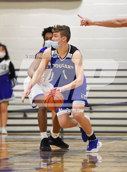 Thumbnail 1 in Englewood vs. Resurrection Christian (CHSAA 3A Sweet 16) photogallery.