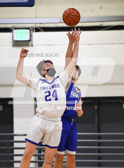 Thumbnail 1 in Englewood vs. Resurrection Christian (CHSAA 3A Sweet 16) photogallery.