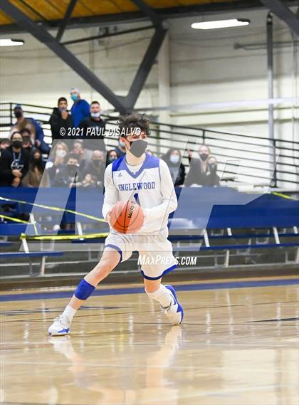 Thumbnail 3 in Englewood vs. Resurrection Christian (CHSAA 3A Sweet 16) photogallery.