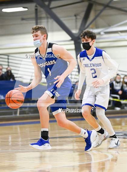 Thumbnail 2 in Englewood vs. Resurrection Christian (CHSAA 3A Sweet 16) photogallery.