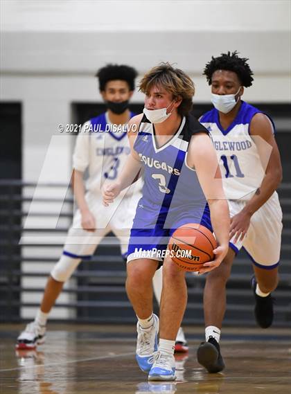 Thumbnail 3 in Englewood vs. Resurrection Christian (CHSAA 3A Sweet 16) photogallery.
