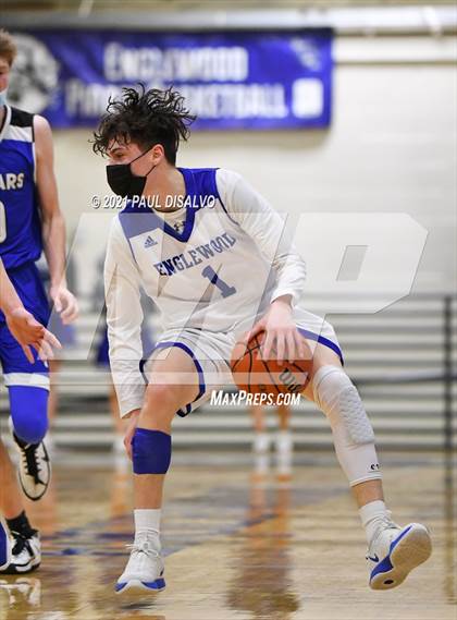 Thumbnail 3 in Englewood vs. Resurrection Christian (CHSAA 3A Sweet 16) photogallery.