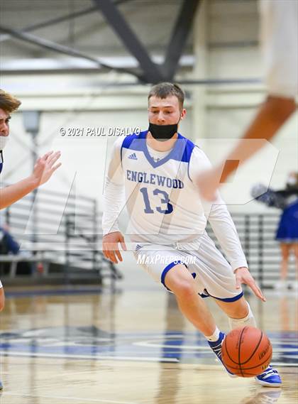 Thumbnail 1 in Englewood vs. Resurrection Christian (CHSAA 3A Sweet 16) photogallery.