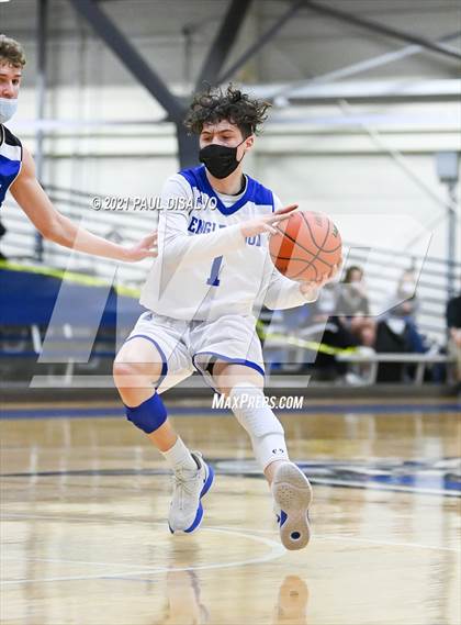 Thumbnail 3 in Englewood vs. Resurrection Christian (CHSAA 3A Sweet 16) photogallery.