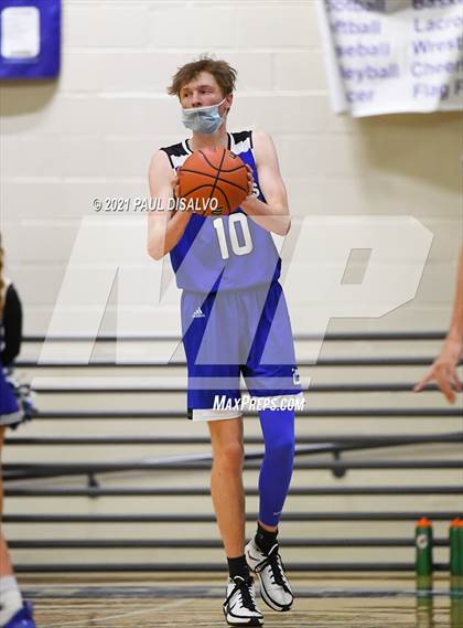 Thumbnail 3 in Englewood vs. Resurrection Christian (CHSAA 3A Sweet 16) photogallery.