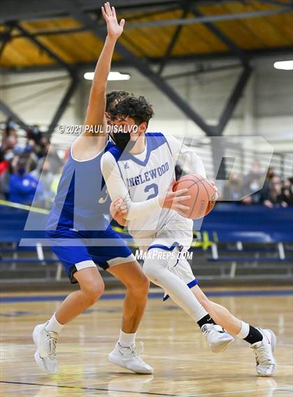 Thumbnail 1 in Englewood vs. Resurrection Christian (CHSAA 3A Sweet 16) photogallery.
