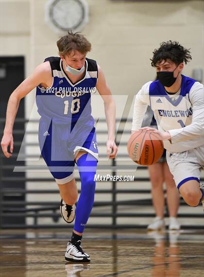 Thumbnail 3 in Englewood vs. Resurrection Christian (CHSAA 3A Sweet 16) photogallery.
