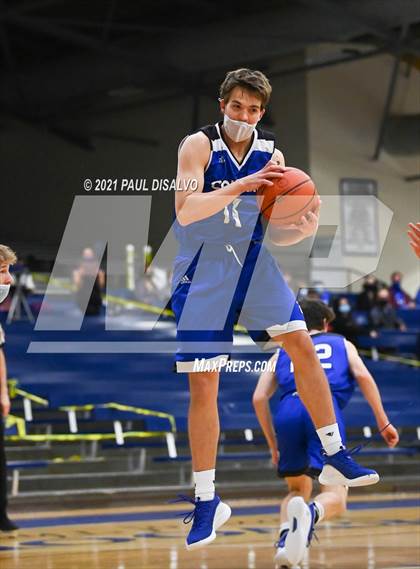 Thumbnail 1 in Englewood vs. Resurrection Christian (CHSAA 3A Sweet 16) photogallery.