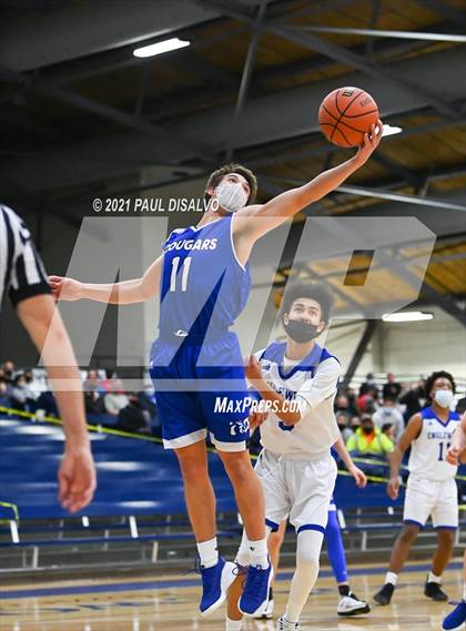Thumbnail 2 in Englewood vs. Resurrection Christian (CHSAA 3A Sweet 16) photogallery.