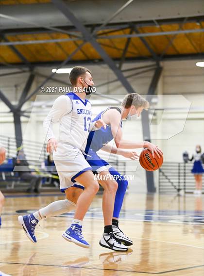 Thumbnail 3 in Englewood vs. Resurrection Christian (CHSAA 3A Sweet 16) photogallery.