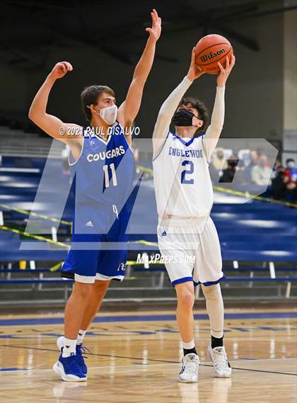 Thumbnail 3 in Englewood vs. Resurrection Christian (CHSAA 3A Sweet 16) photogallery.