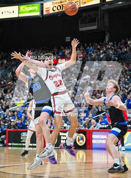 Thumbnail 2 in Owyhee vs. Timberline (IHSAA 5A Final) photogallery.