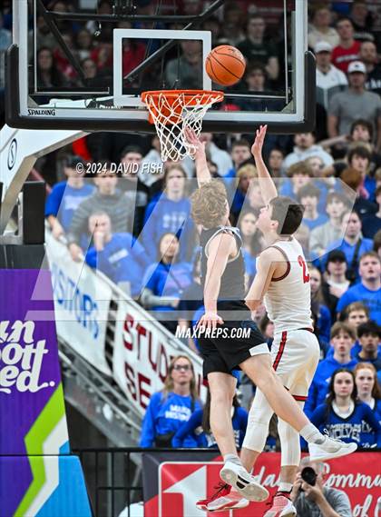 Thumbnail 1 in Owyhee vs. Timberline (IHSAA 5A Final) photogallery.