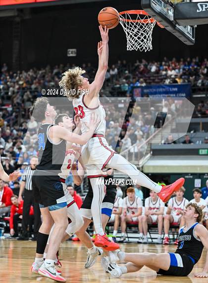 Thumbnail 1 in Owyhee vs. Timberline (IHSAA 5A Final) photogallery.