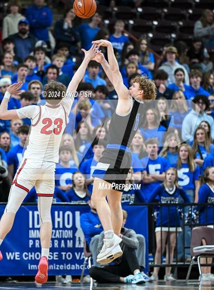 Thumbnail 3 in Owyhee vs. Timberline (IHSAA 5A Final) photogallery.