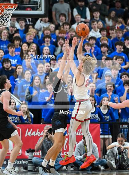 Thumbnail 3 in Owyhee vs. Timberline (IHSAA 5A Final) photogallery.