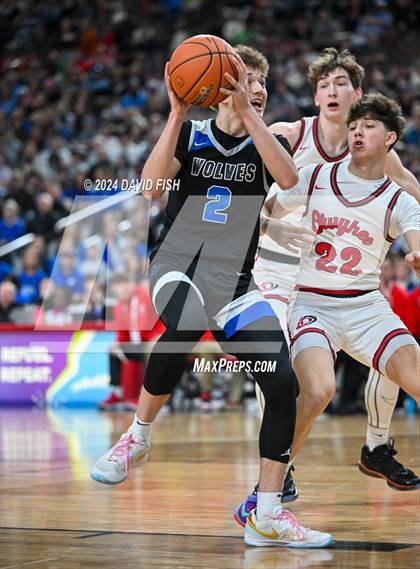 Thumbnail 2 in Owyhee vs. Timberline (IHSAA 5A Final) photogallery.
