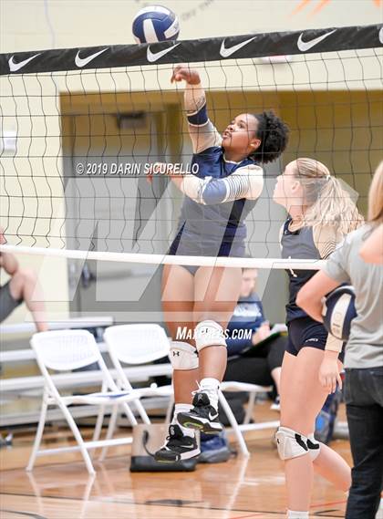 Thumbnail 3 in Desert Vista vs. Santa Margarita (NIKE Tournament of Champions) photogallery.