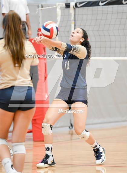 Thumbnail 3 in Desert Vista vs. Santa Margarita (NIKE Tournament of Champions) photogallery.