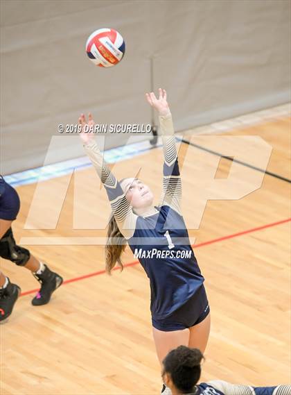 Thumbnail 3 in Desert Vista vs. Santa Margarita (NIKE Tournament of Champions) photogallery.