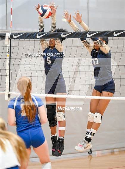 Thumbnail 3 in Desert Vista vs. Santa Margarita (NIKE Tournament of Champions) photogallery.