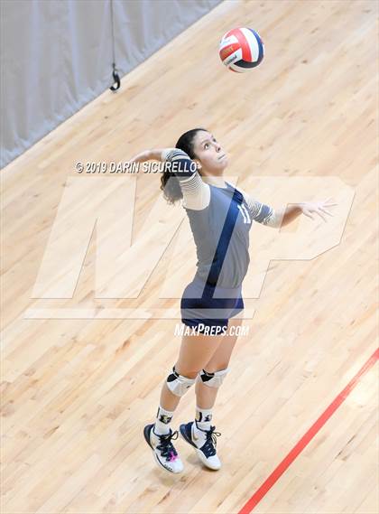 Thumbnail 3 in Desert Vista vs. Santa Margarita (NIKE Tournament of Champions) photogallery.