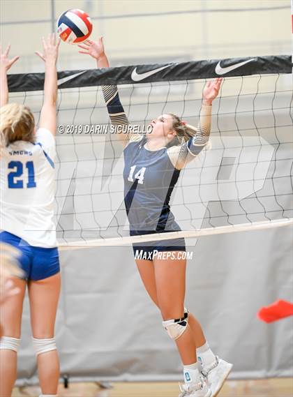 Thumbnail 2 in Desert Vista vs. Santa Margarita (NIKE Tournament of Champions) photogallery.