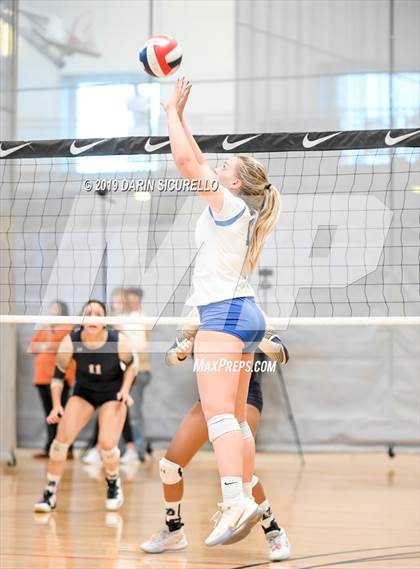 Thumbnail 2 in Desert Vista vs. Santa Margarita (NIKE Tournament of Champions) photogallery.