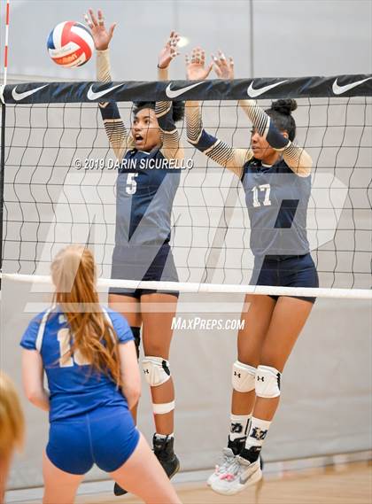 Thumbnail 1 in Desert Vista vs. Santa Margarita (NIKE Tournament of Champions) photogallery.