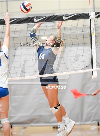 Thumbnail 1 in Desert Vista vs. Santa Margarita (NIKE Tournament of Champions) photogallery.