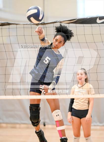 Thumbnail 2 in Desert Vista vs. Santa Margarita (NIKE Tournament of Champions) photogallery.