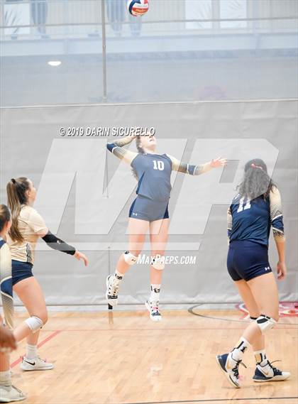 Thumbnail 1 in Desert Vista vs. Santa Margarita (NIKE Tournament of Champions) photogallery.
