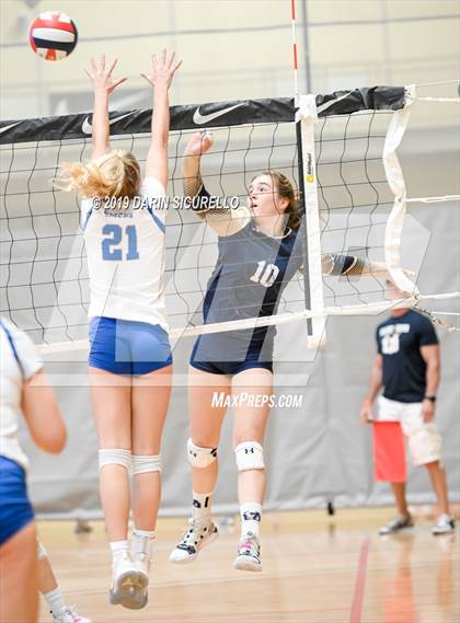 Thumbnail 2 in Desert Vista vs. Santa Margarita (NIKE Tournament of Champions) photogallery.