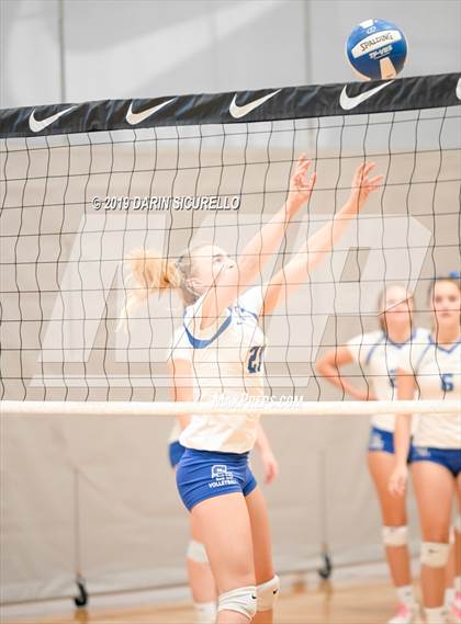 Thumbnail 2 in Desert Vista vs. Santa Margarita (NIKE Tournament of Champions) photogallery.