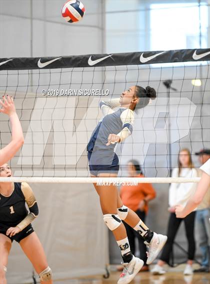 Thumbnail 3 in Desert Vista vs. Santa Margarita (NIKE Tournament of Champions) photogallery.