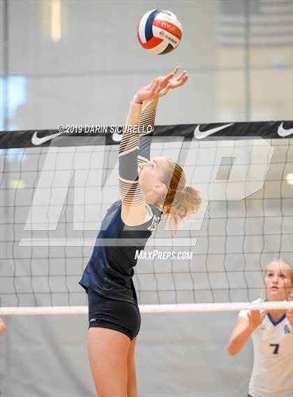 Thumbnail 1 in Desert Vista vs. Santa Margarita (NIKE Tournament of Champions) photogallery.