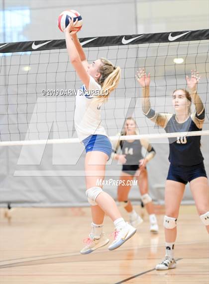 Thumbnail 3 in Desert Vista vs. Santa Margarita (NIKE Tournament of Champions) photogallery.