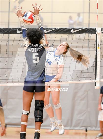 Thumbnail 2 in Desert Vista vs. Santa Margarita (NIKE Tournament of Champions) photogallery.