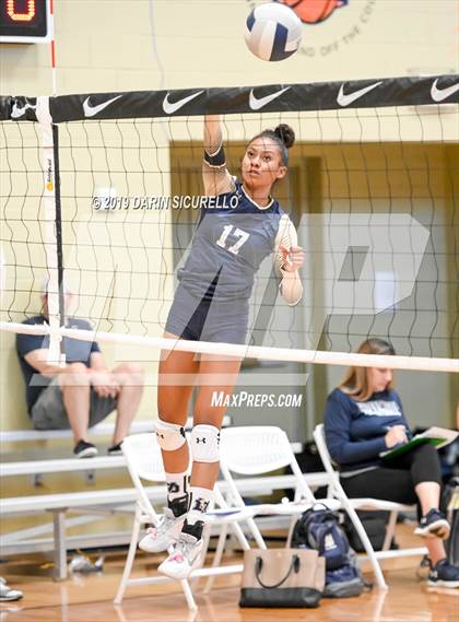 Thumbnail 1 in Desert Vista vs. Santa Margarita (NIKE Tournament of Champions) photogallery.