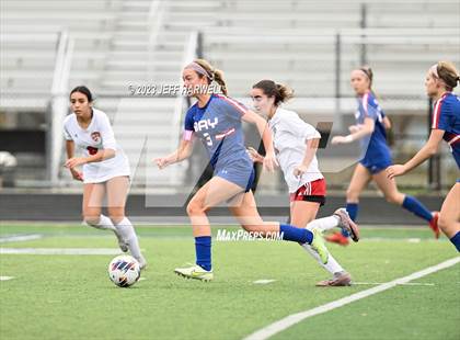 Thumbnail 3 in Canfield vs. Bay (OHSAA D2 Regional Final) photogallery.