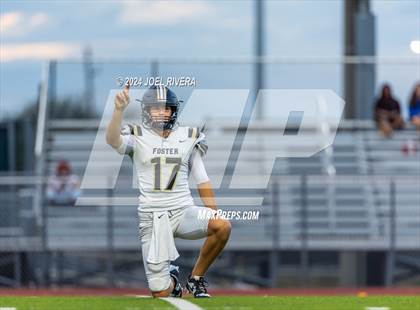Thumbnail 3 in Foster @ Seven Lakes photogallery.