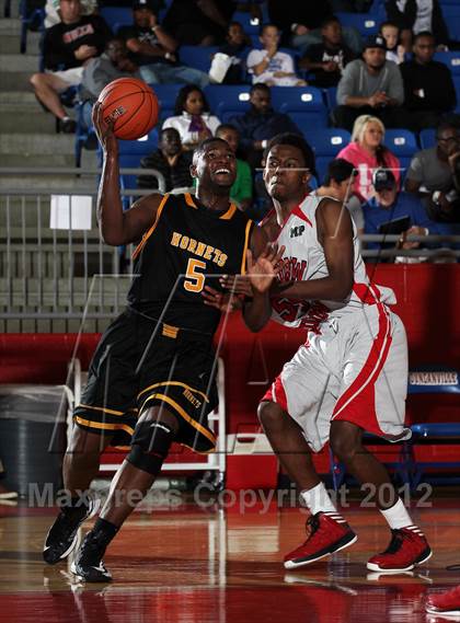 Thumbnail 3 in Wilson vs. Scotlandville (Thanksgiving Hoopfest) photogallery.