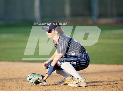 Thumbnail 2 in Bell vs Keller Central photogallery.