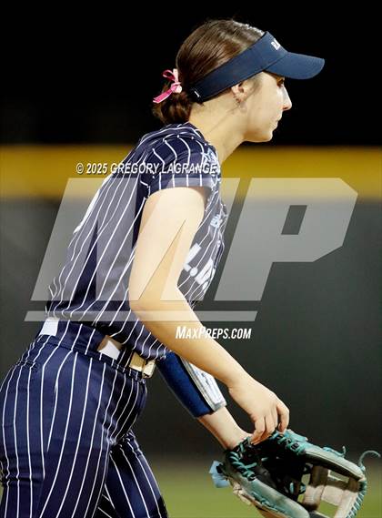 Thumbnail 1 in Bell vs Keller Central photogallery.