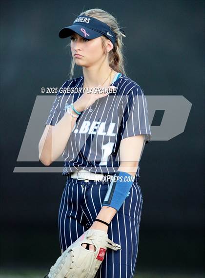 Thumbnail 3 in Bell vs Keller Central photogallery.