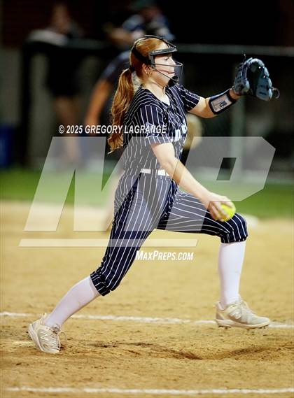 Thumbnail 2 in Bell vs Keller Central photogallery.
