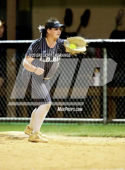 Thumbnail 3 in Bell vs Keller Central photogallery.