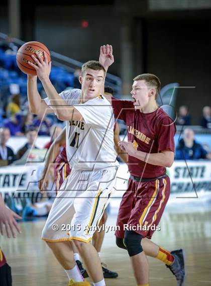 Thumbnail 3 in Lakeside vs. Bellevue (WIAA 3A Playoff) photogallery.
