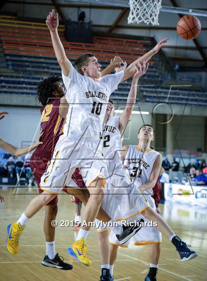Thumbnail 3 in Lakeside vs. Bellevue (WIAA 3A Playoff) photogallery.