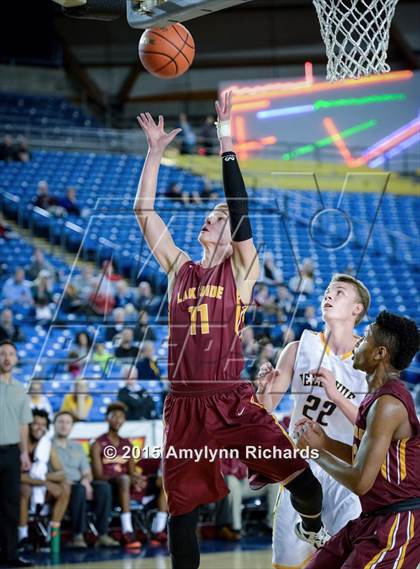 Thumbnail 2 in Lakeside vs. Bellevue (WIAA 3A Playoff) photogallery.